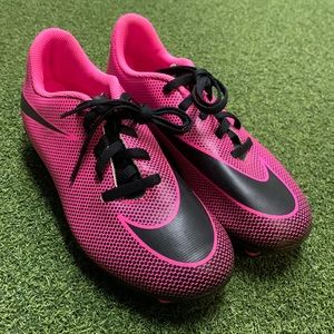 Nike Girls soccer cleats..like new